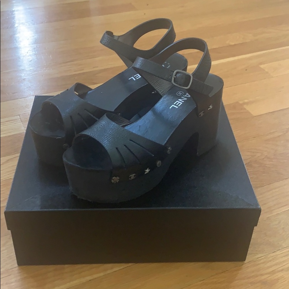 Platform sandals